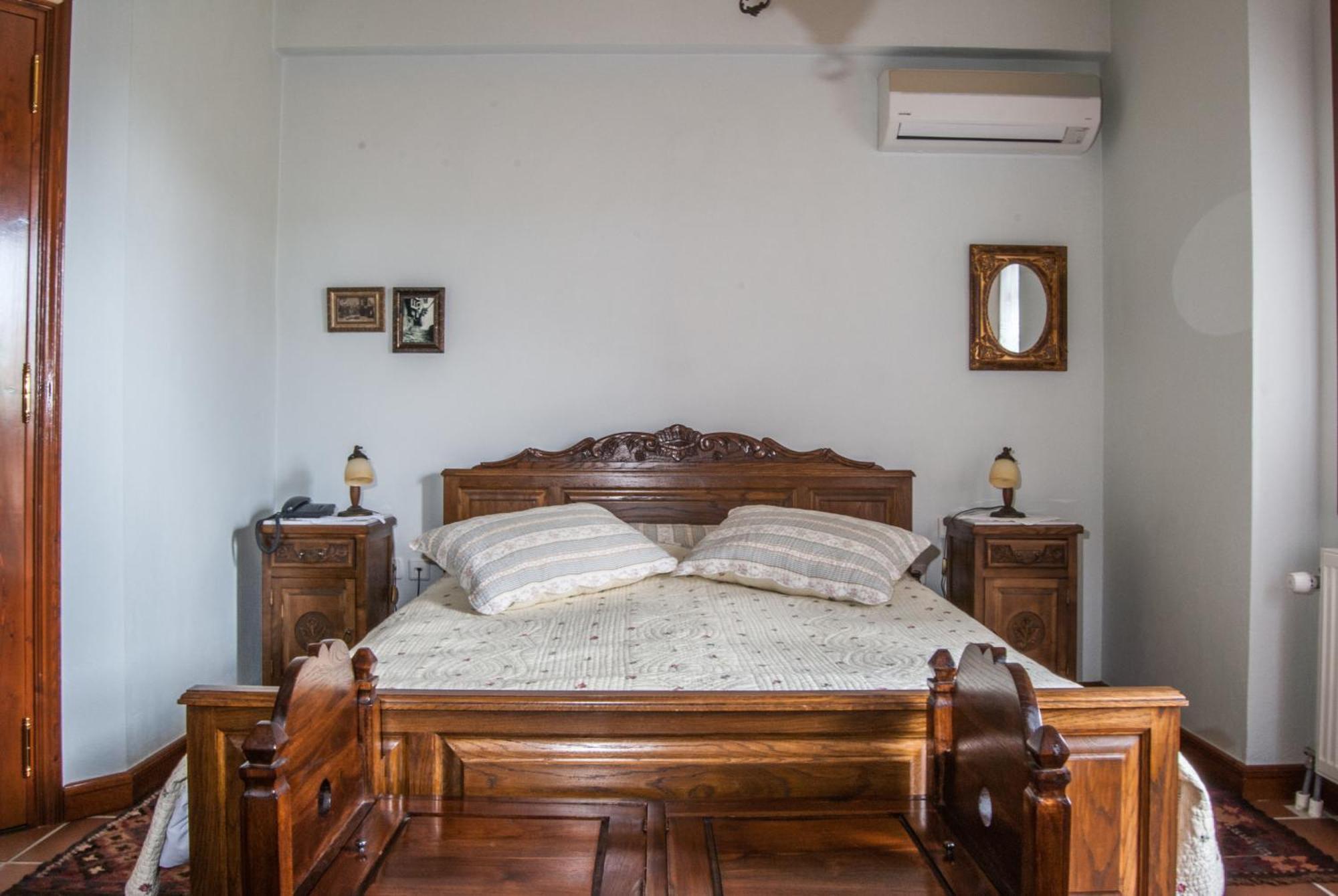 Viraggas Traditional Hotel Vrástama Room photo